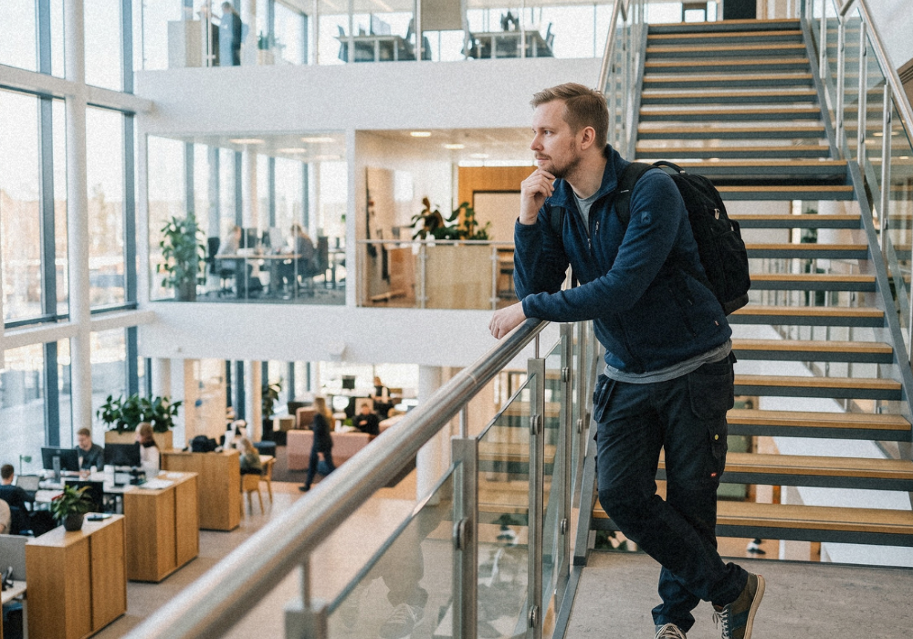 Laitevalinnat ja verkkoympäristön suunnittelu yritykselle
