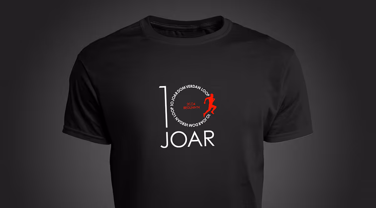 Vier ons 10-jarig jubileum met het Dom Verdan Jubileumhardloopshirt 2024!