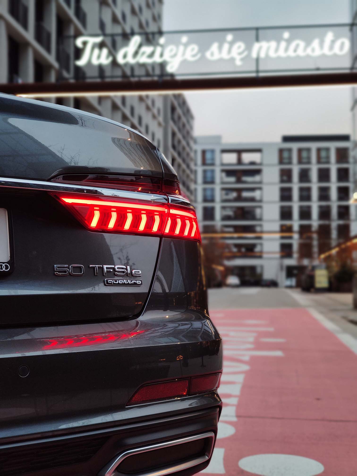 Audi A6 50 TFSi e quattro - tylne światło