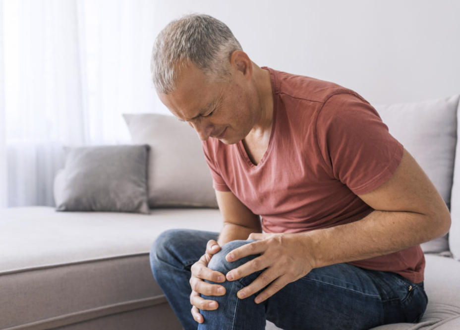When Knees Age: Understanding Chronic Degenerative Knee Pain in Buffalo, NY (55+) 🦵