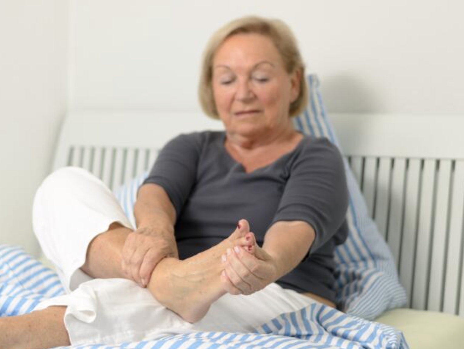 Heel Pain When You First Stand Up? Here’s What’s Really Causing It