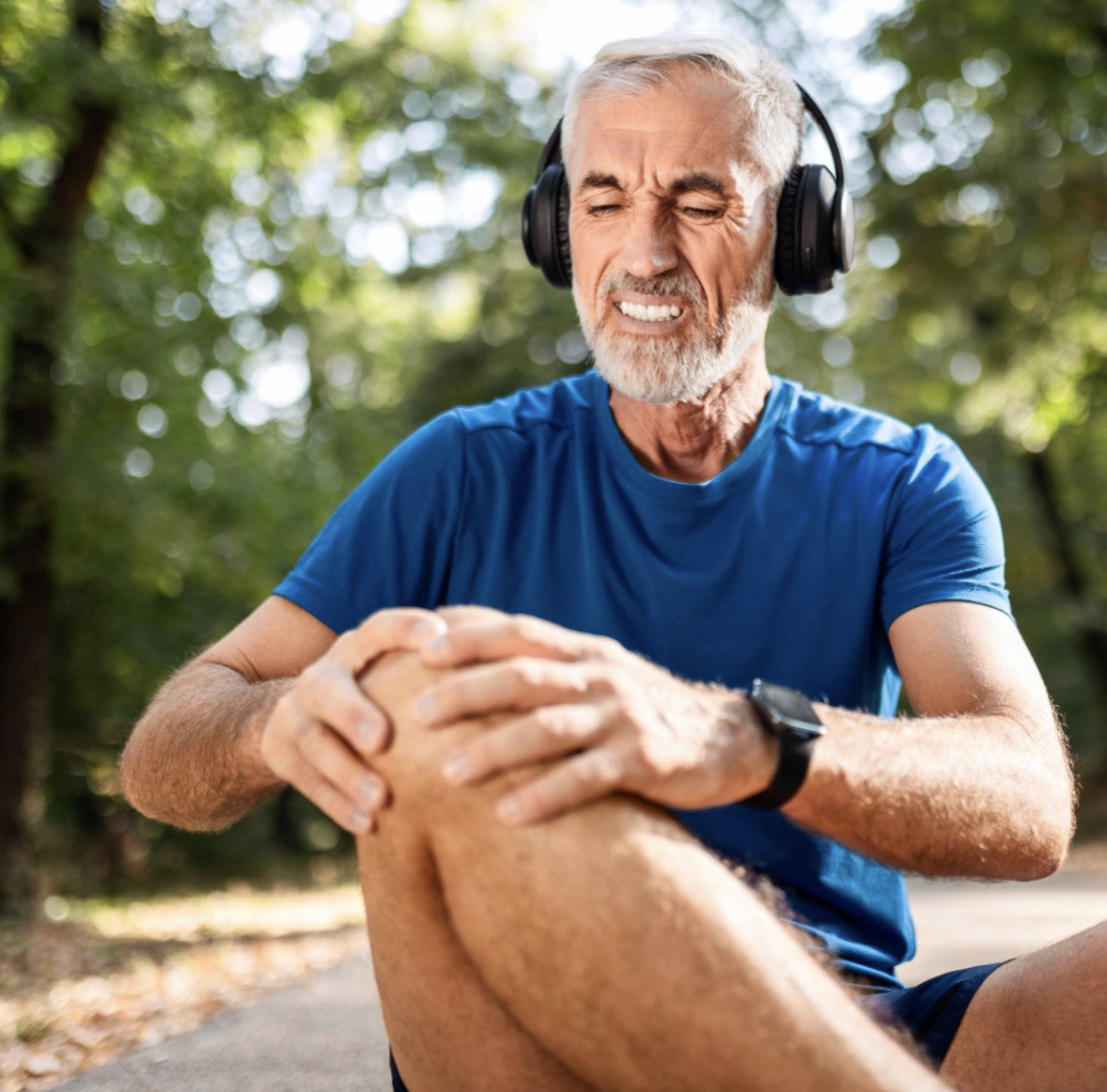 Knee Pain When Walking? Here’s What It Could Mean And When to Take It Seriously