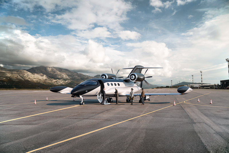 Avion Beyond Aero sur le tarmac
