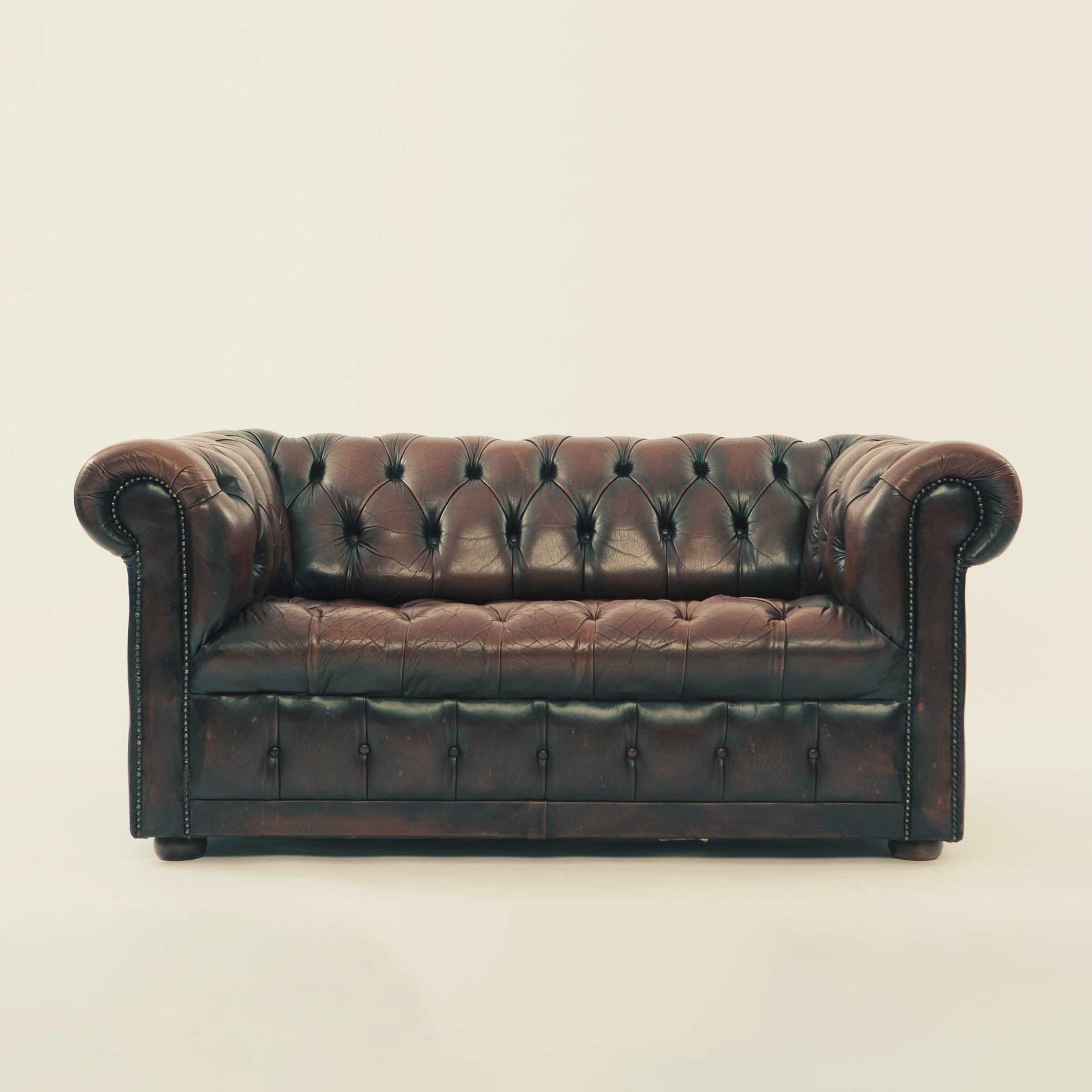 Upholstery vs Reupholstery