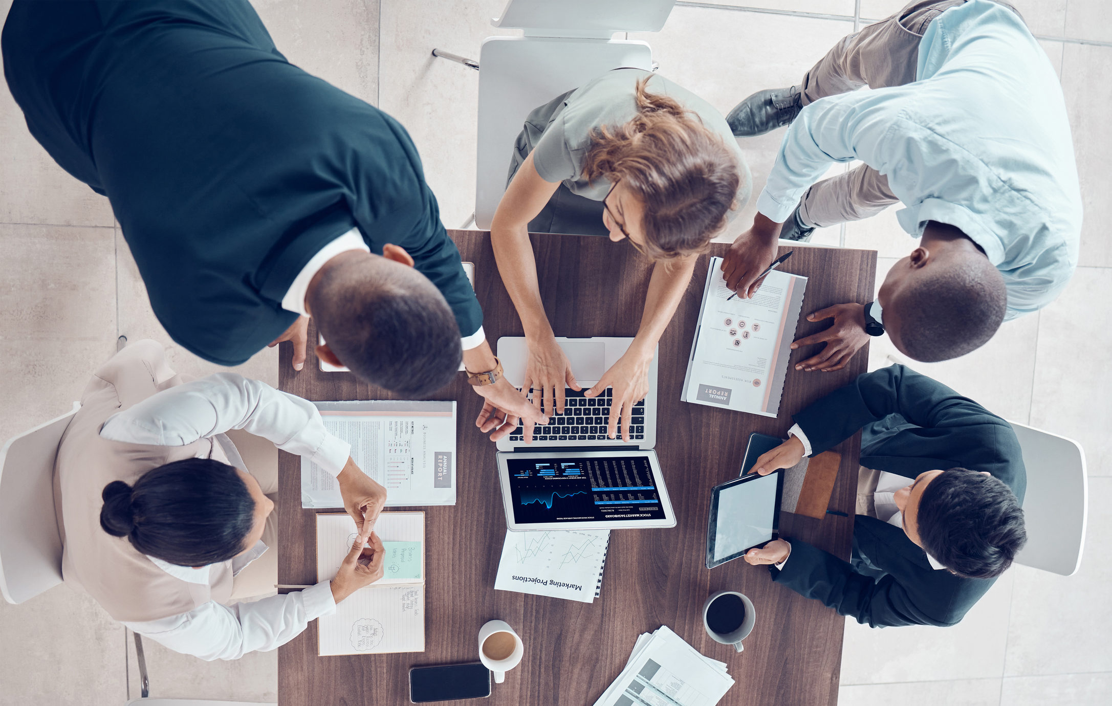 25 Best AI for Project Management to Reduce Delays & Risks