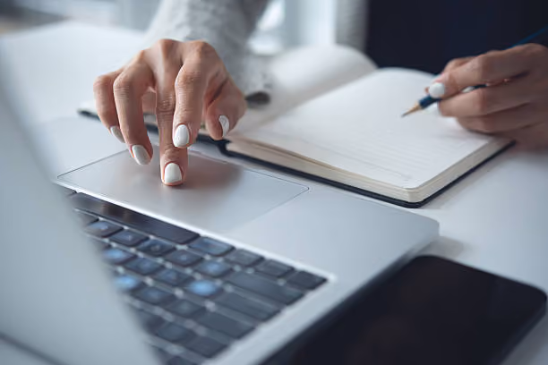 Rytr Reviews 2026: Pricing, Features, and Real Limitations