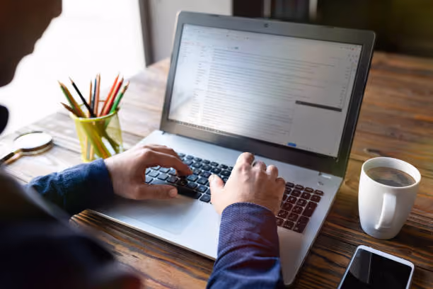 Anyword Review: Pros and Cons + Who Should Buy It in 2026