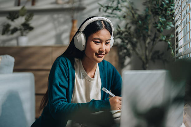 Grammarly Reviews: What Real Users Like and Hate in 2026