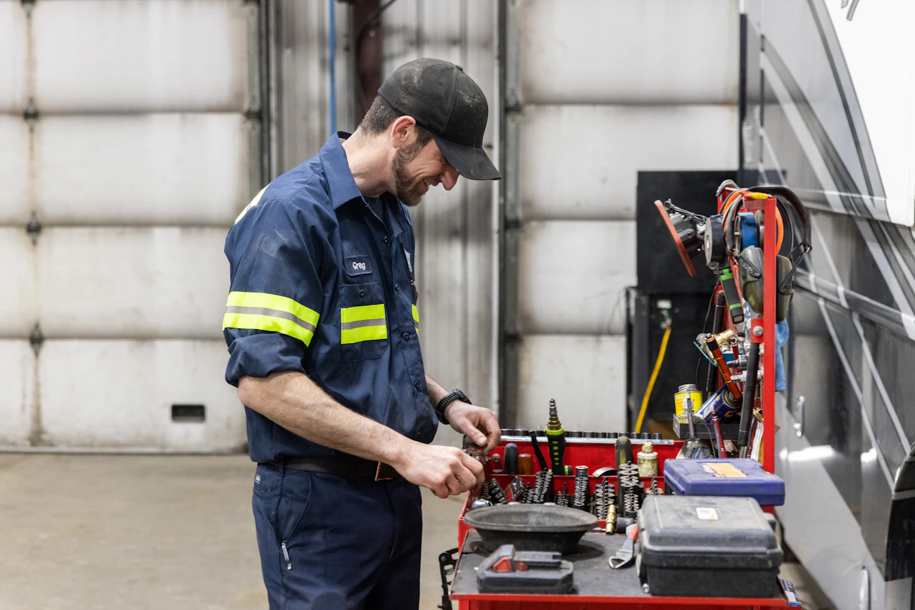 Mobile diesel mechanic performing hotshot truck repair services in Janesville, WI