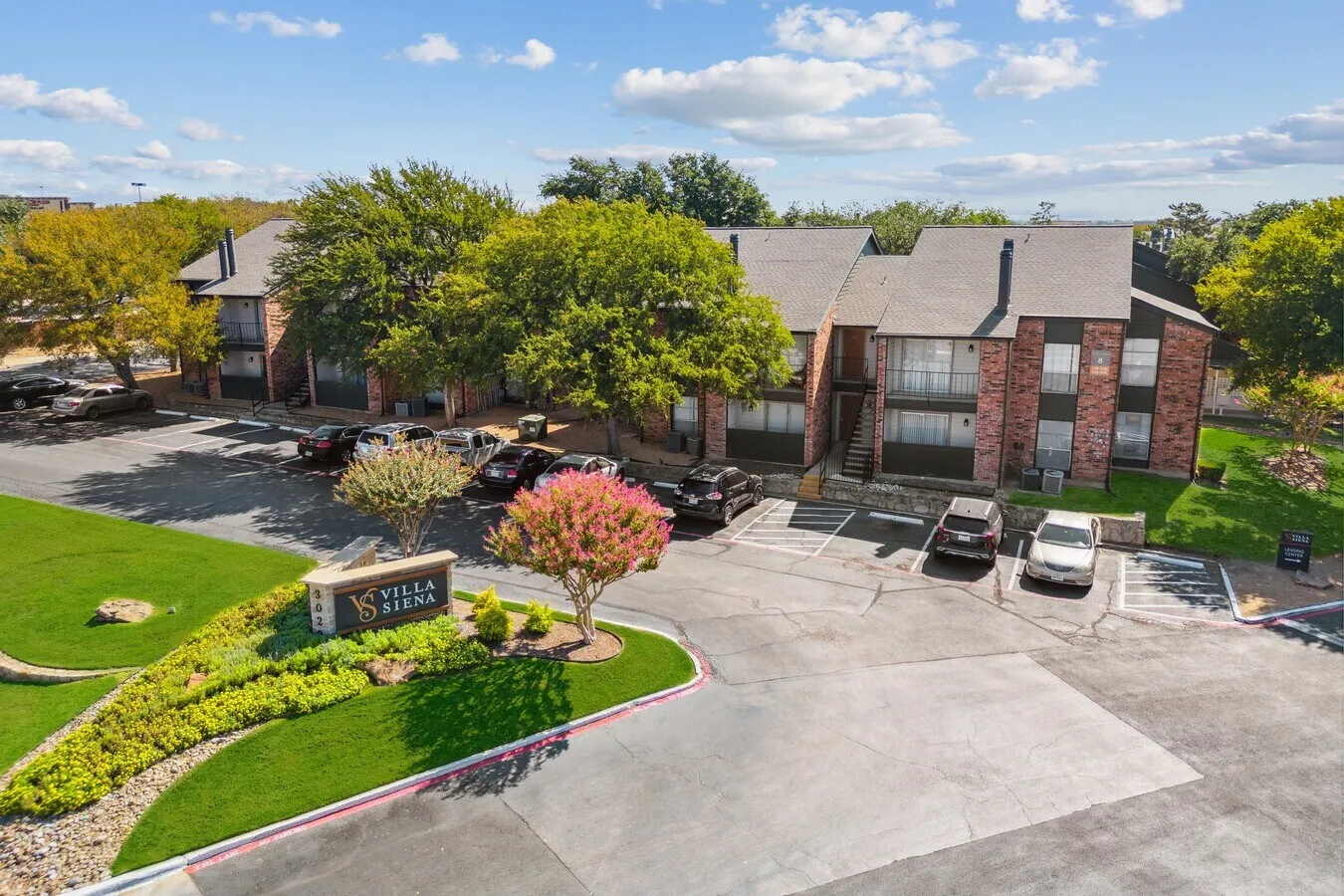 Villa Siena apartments in Carrollton, TX