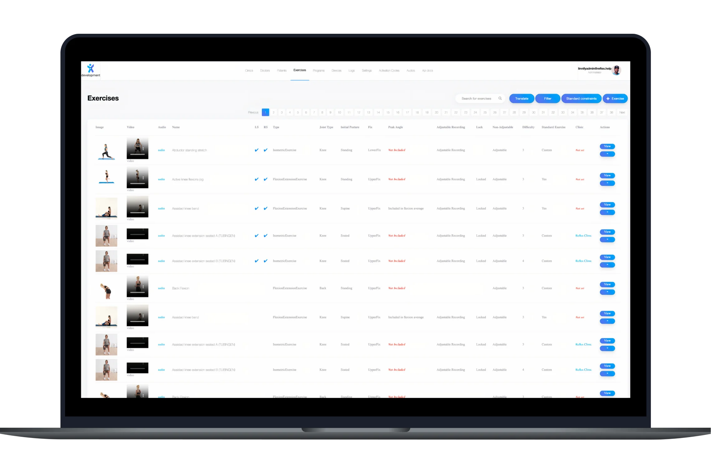 Screen with main searching feature of the platform having the products displayed on the right and a map with vendors on the left.