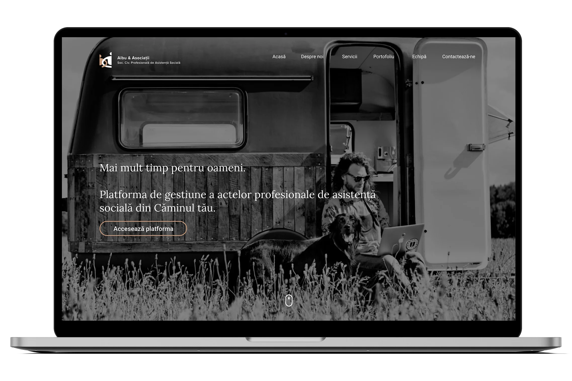 Screen with main searching feature of the platform having the products displayed on the right and a map with vendors on the left. 