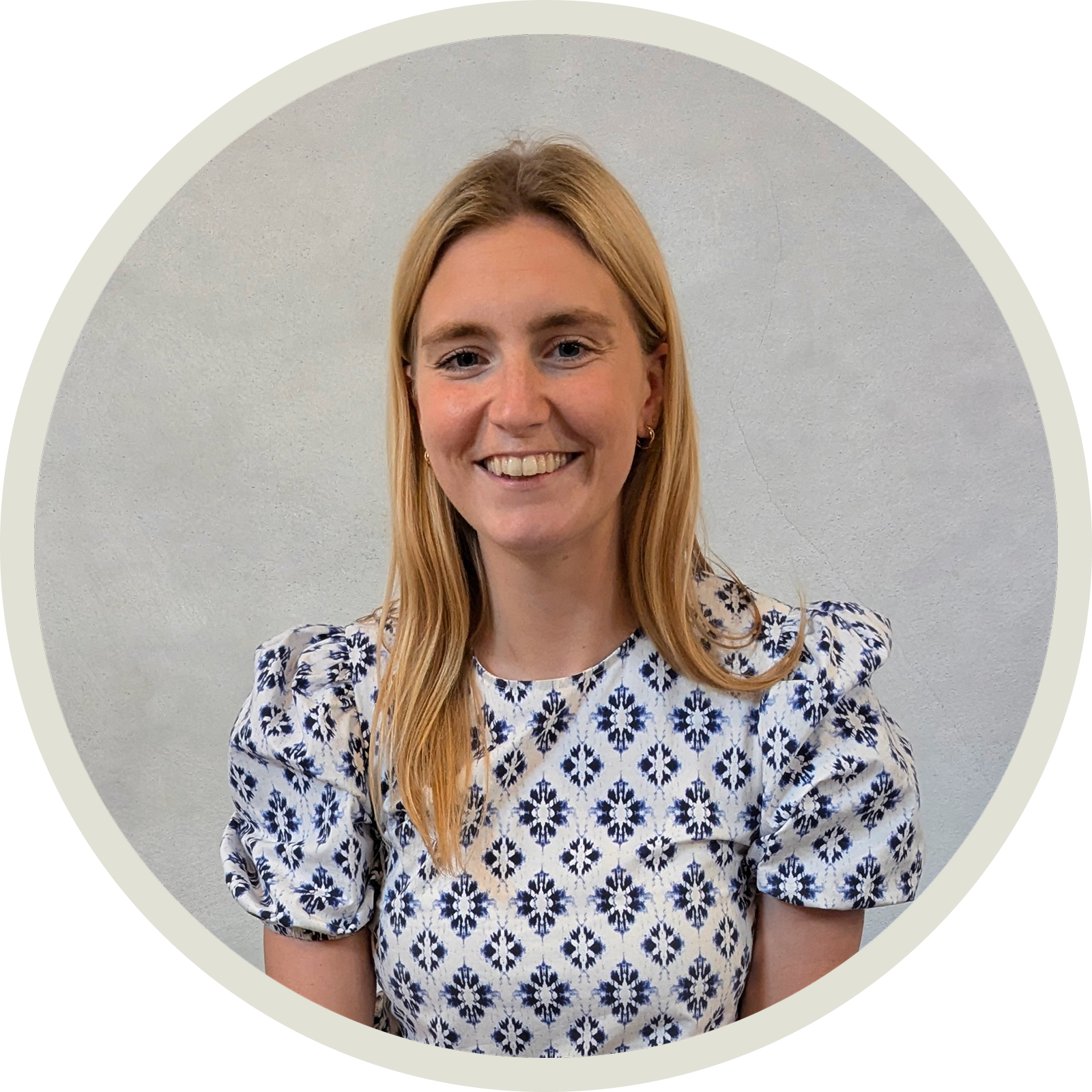 headshot of susan - founder of embra digital