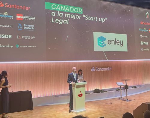 Sobre Enley (premio economist jurist)