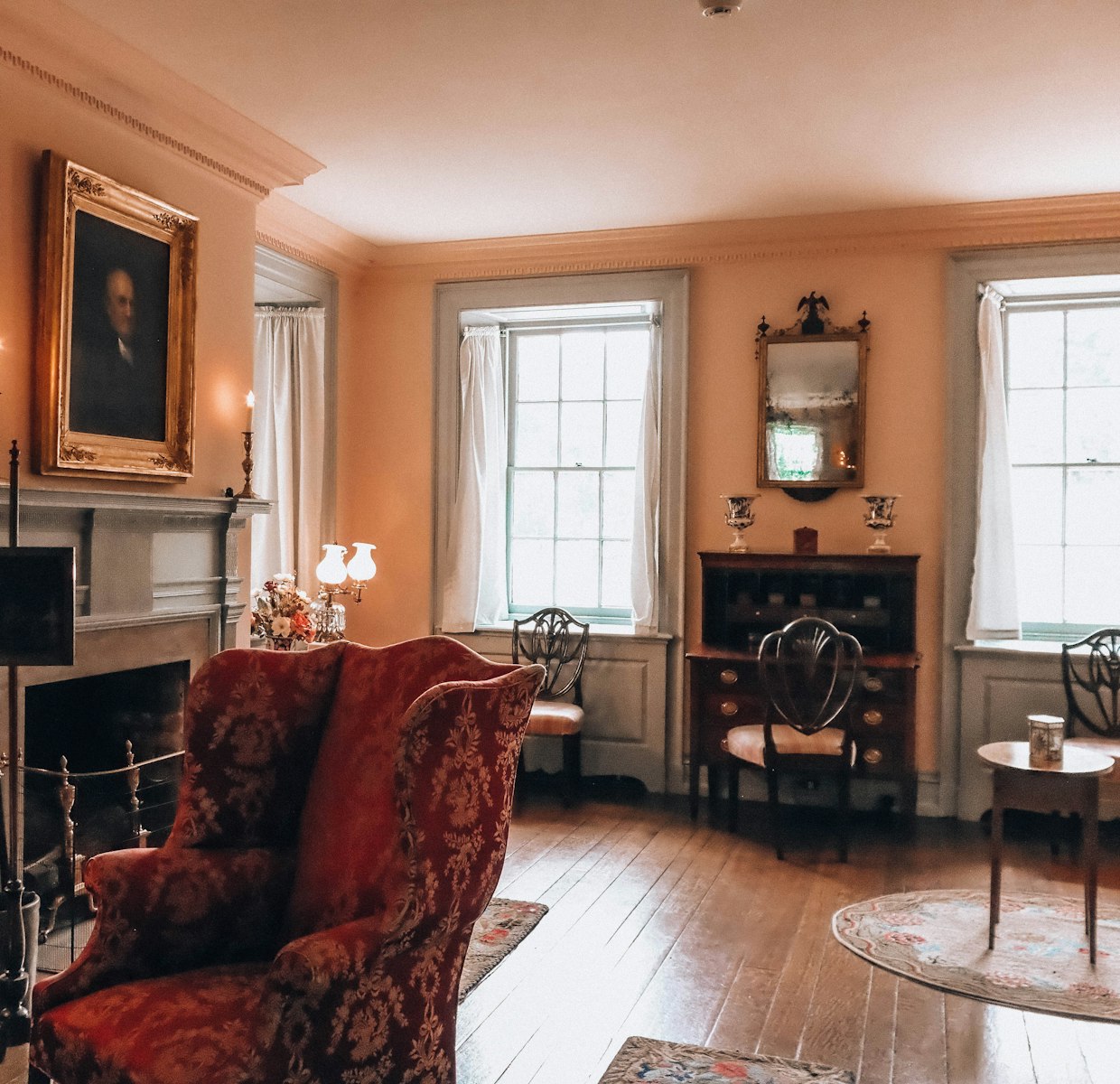 Salon meublé d'une maison de famille à vider après une succession