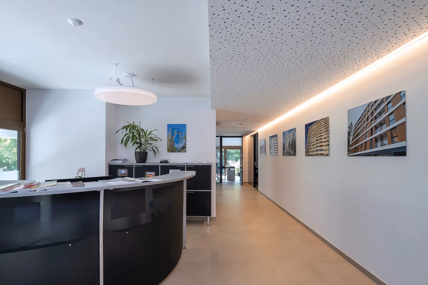Photo Gallery Tour Saint-Marc