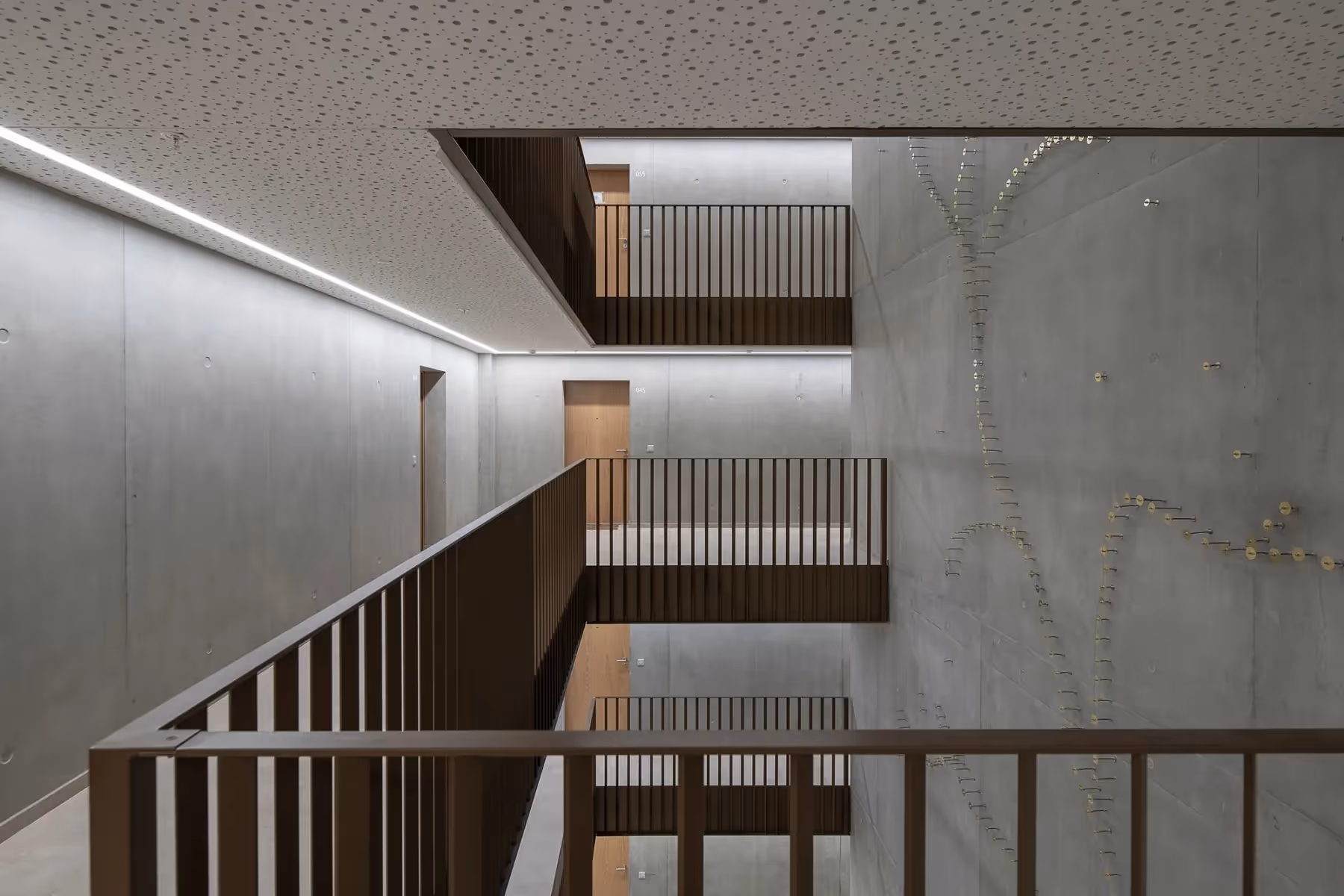 Photo Gallery Tour Saint-Marc
