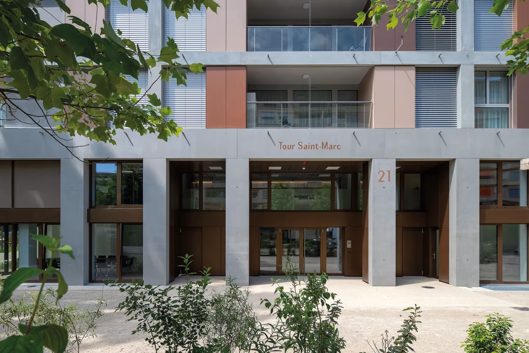 Photo Gallery Tour Saint-Marc