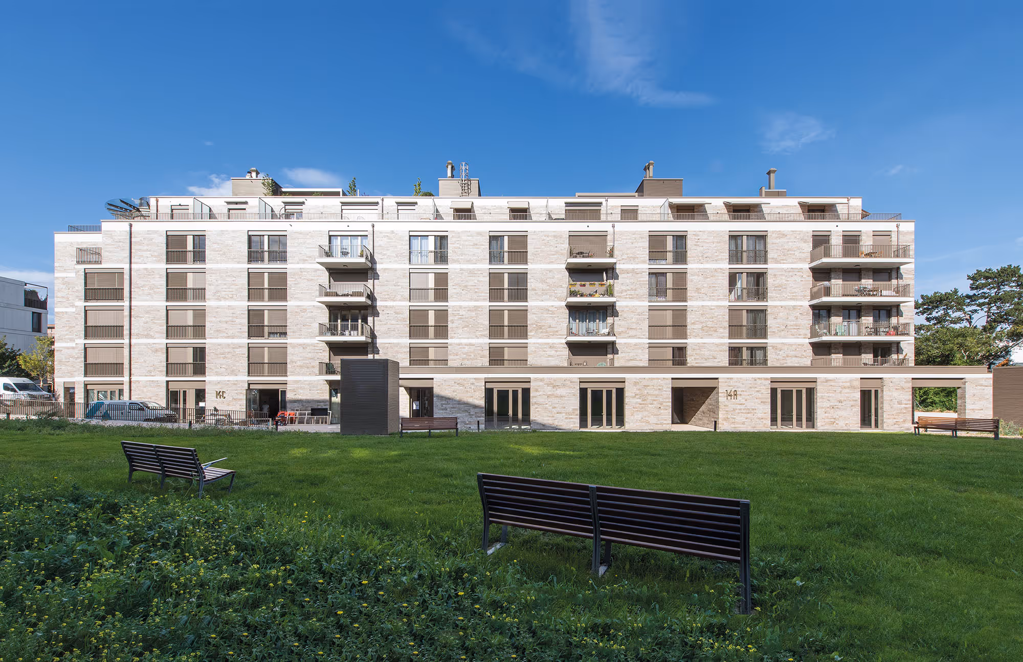 Photo Gallery Maisonneuve 12 - 14