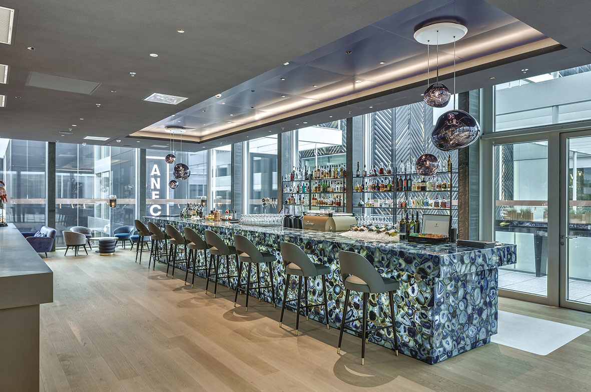 Photo Gallery The Circle - E