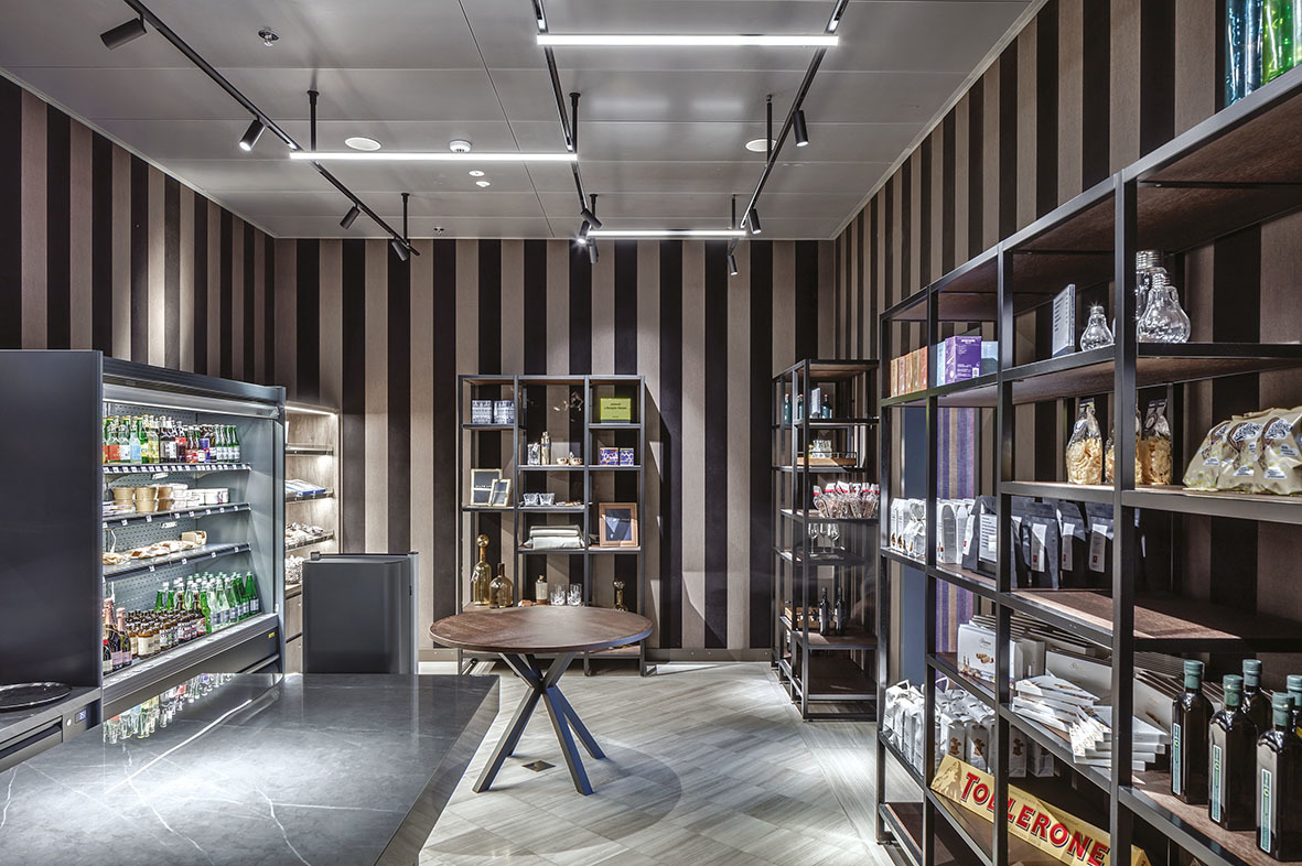 Photo Gallery The Circle - E