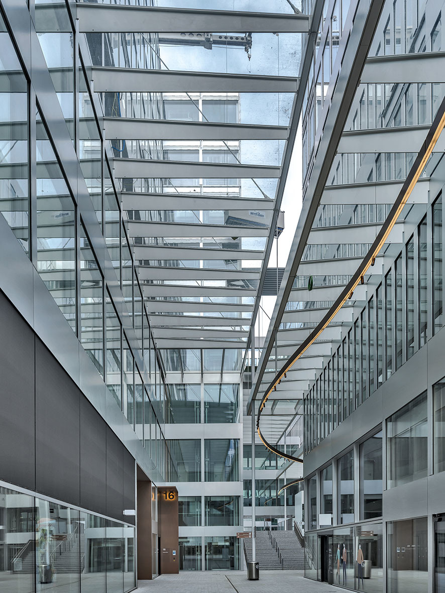 Photo Gallery The Circle - E