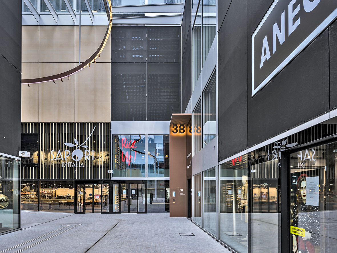 Photo Gallery The Circle - E