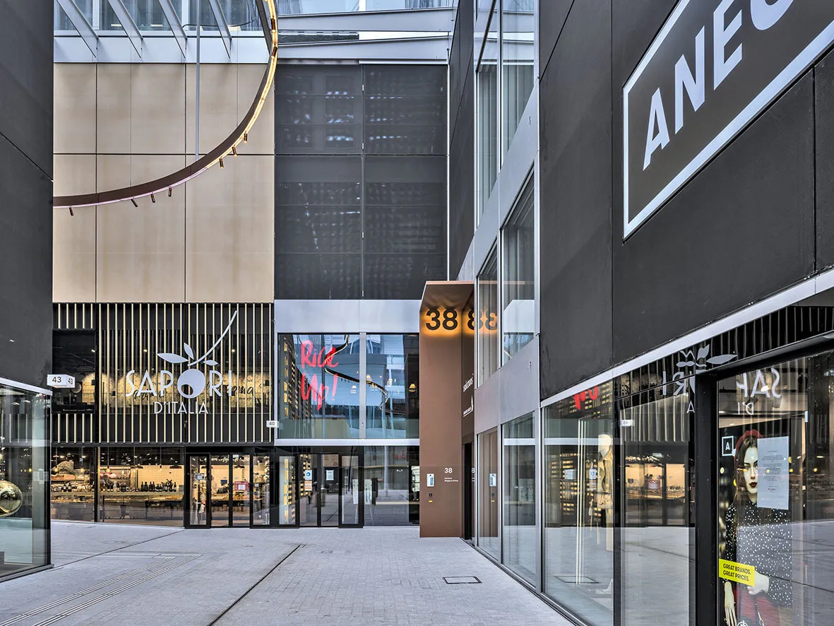 Photo Gallery The Circle - D