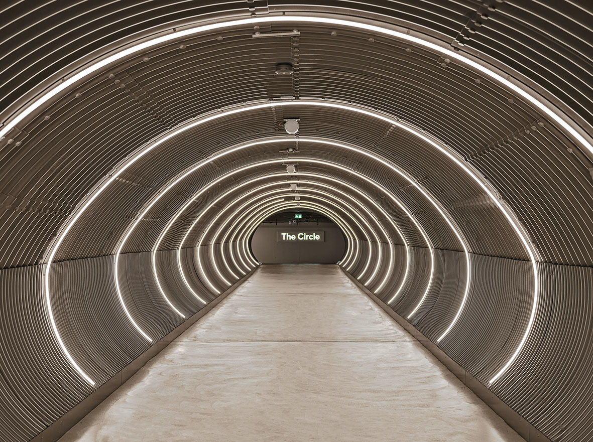 Photo Gallery The Circle - E