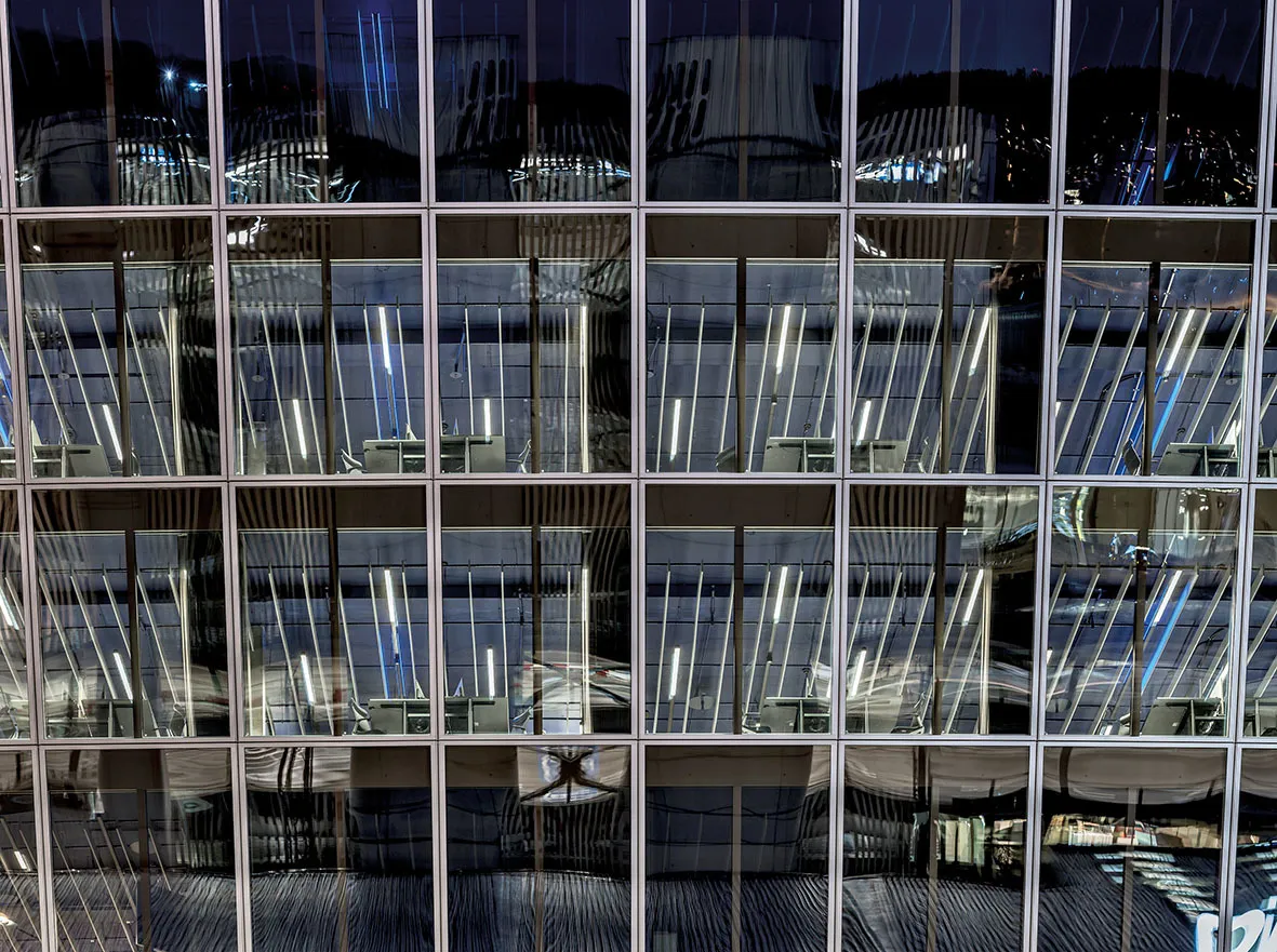 Photo Gallery The Circle - E