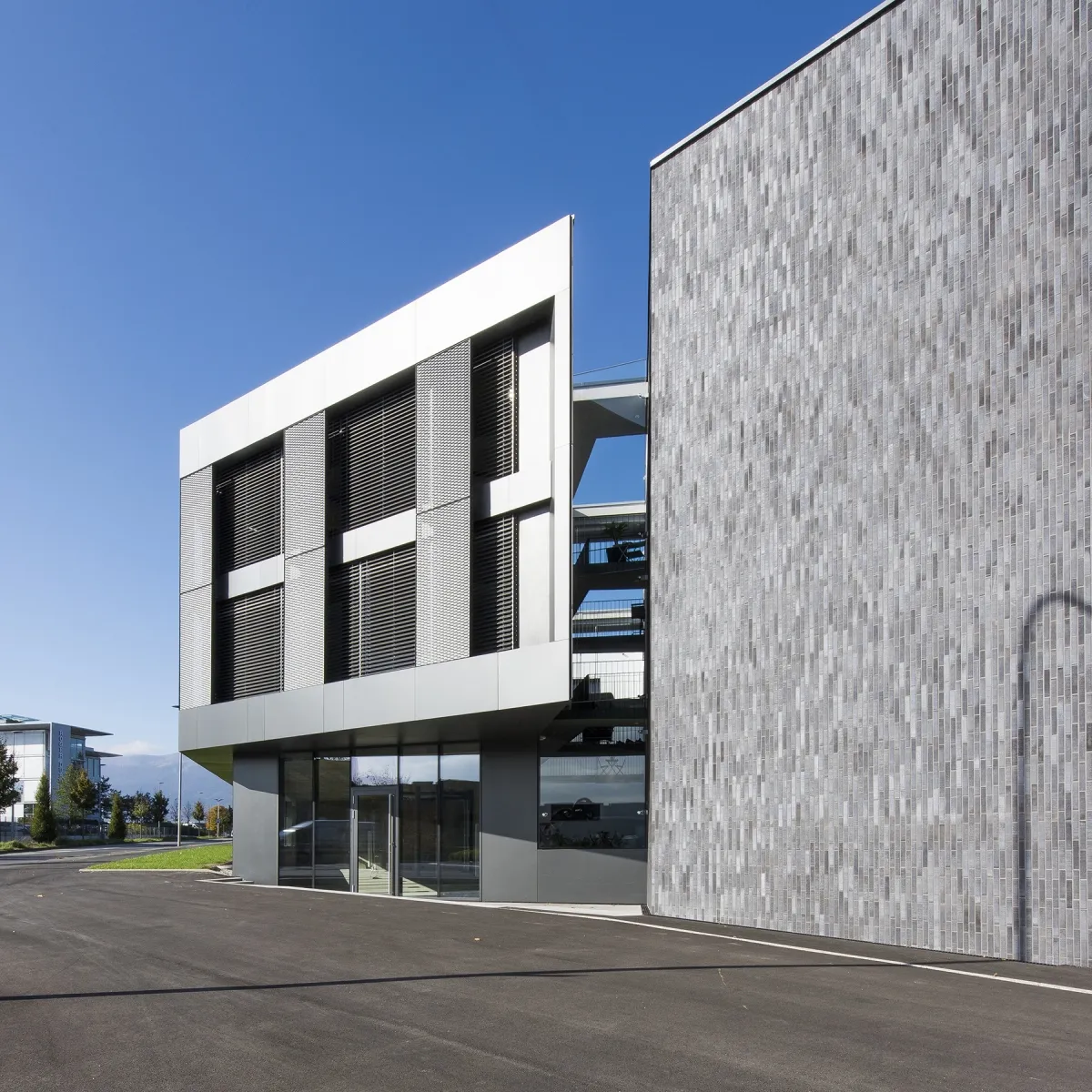 Photo Gallery Caillat