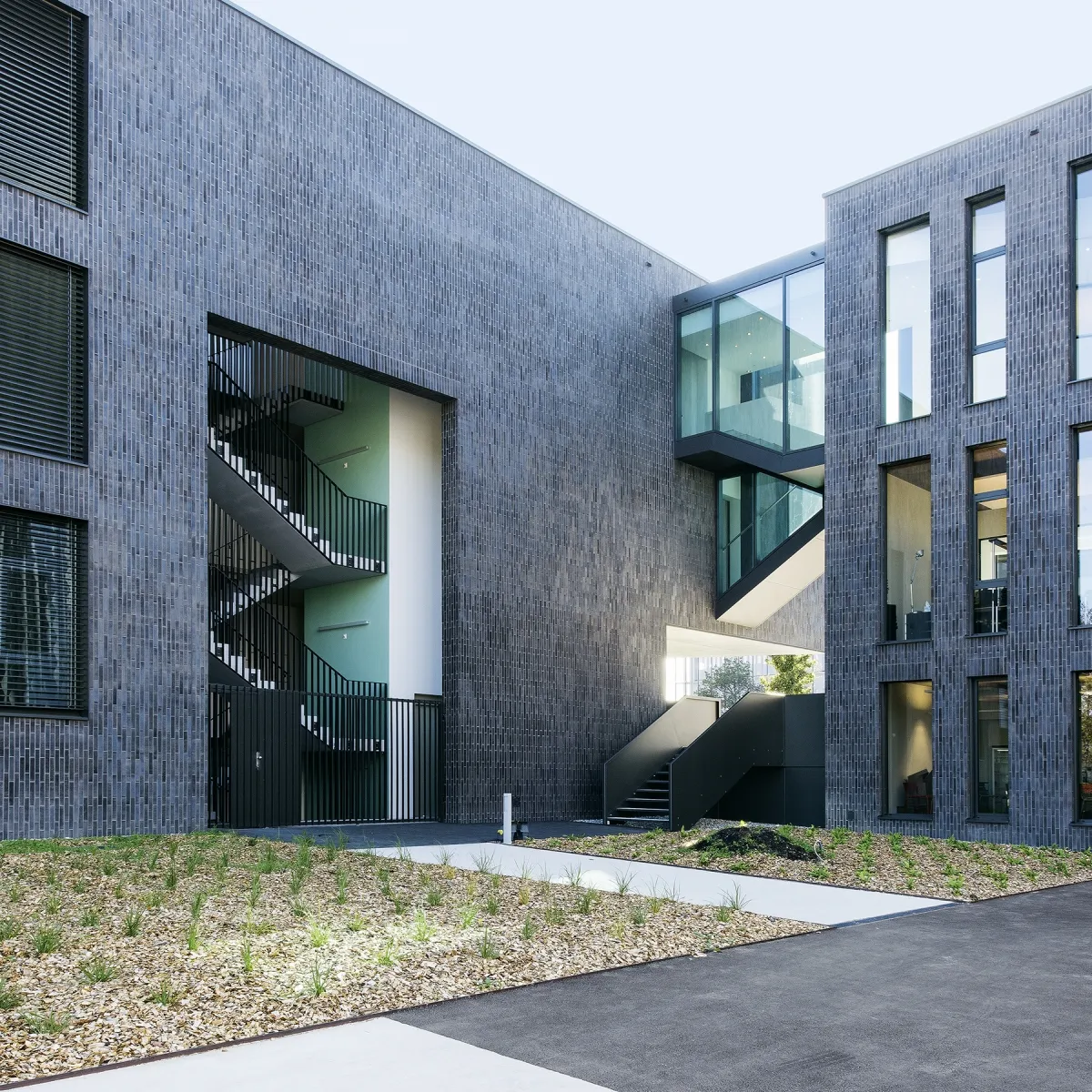 Photo Gallery Caillat