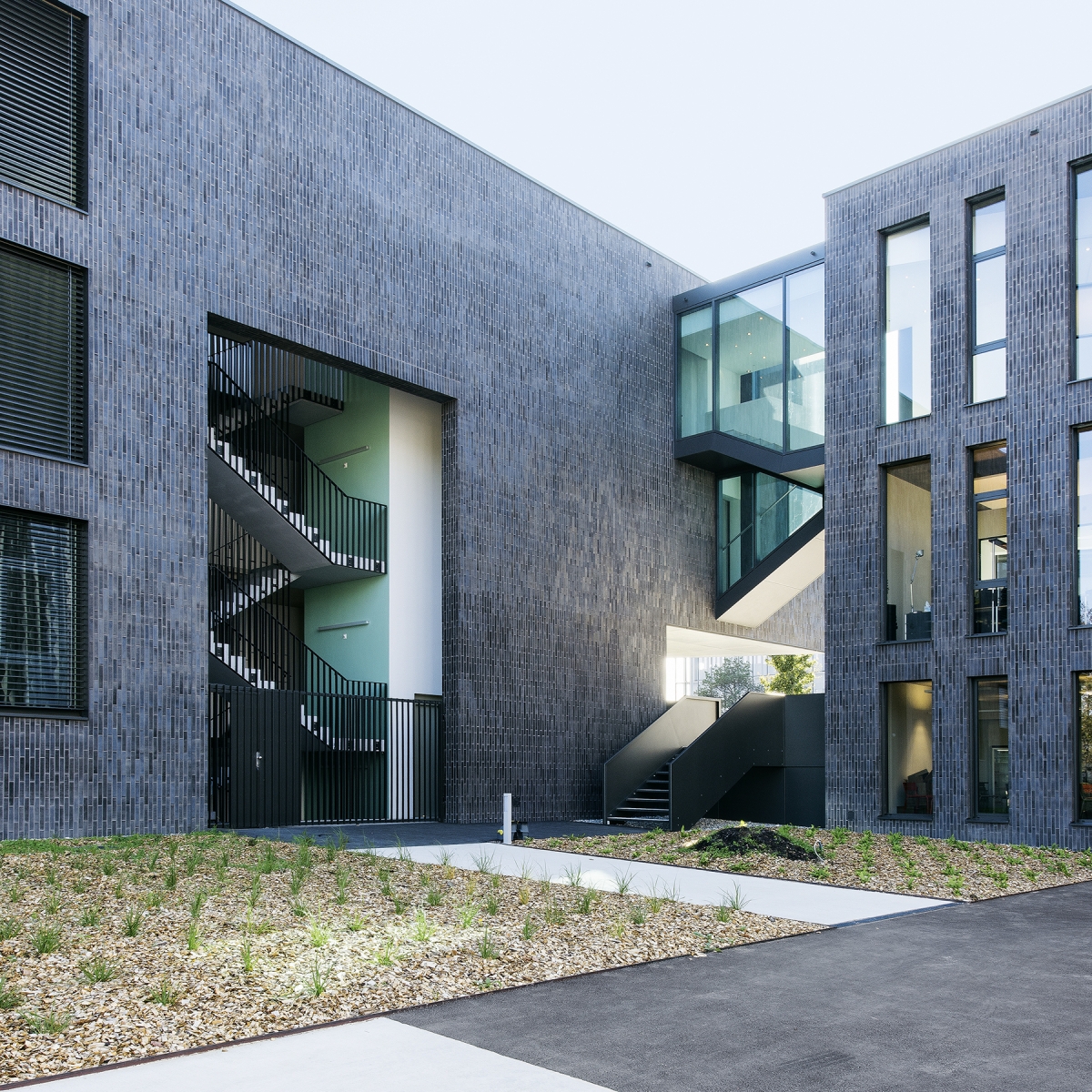 Photo Gallery Caillat