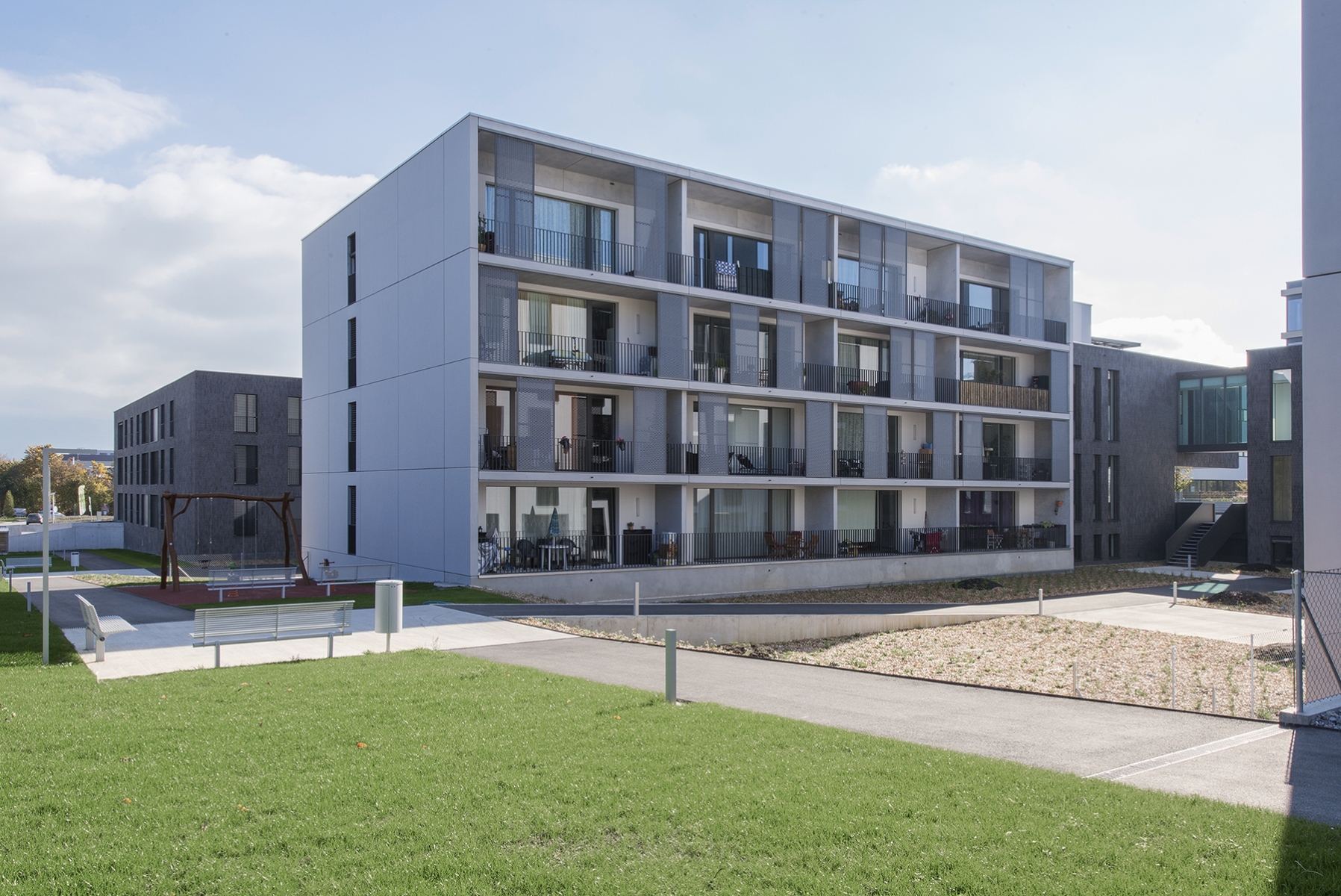 Photo Gallery Caillat