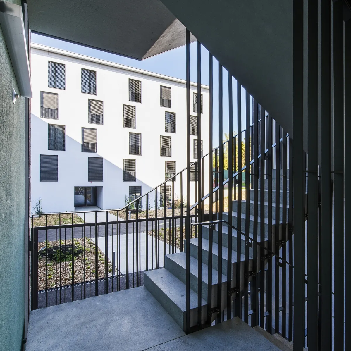 Photo Gallery Caillat