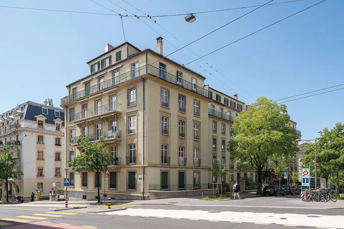 Photo Gallery Tissot 16 - 18