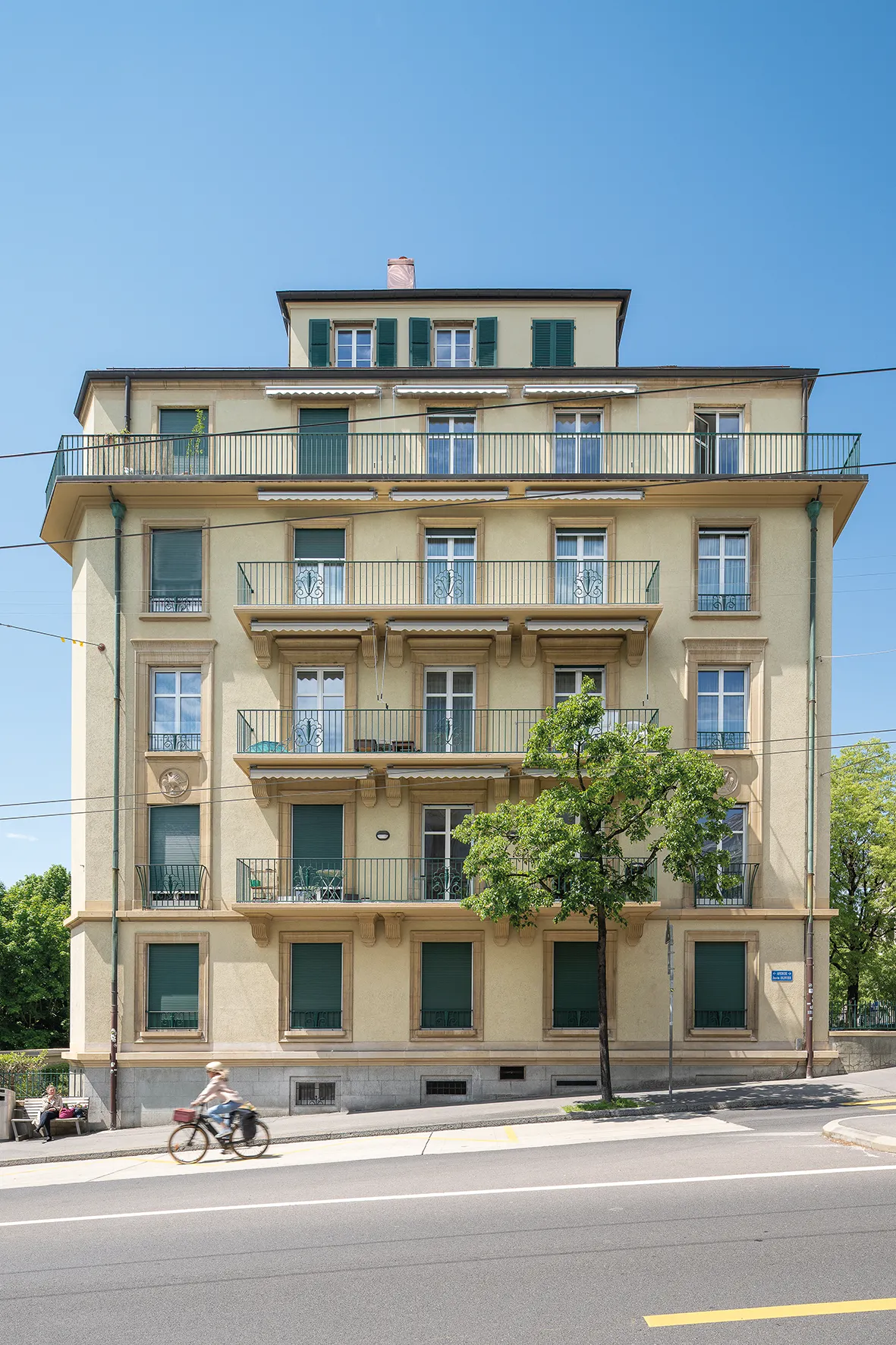 Photo Gallery Tissot 16 - 18