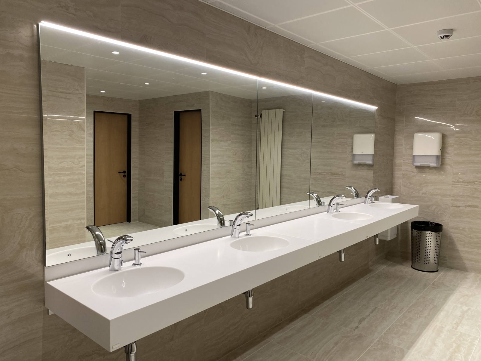 Produit Toilettes et vestiaires / Cloisons WC