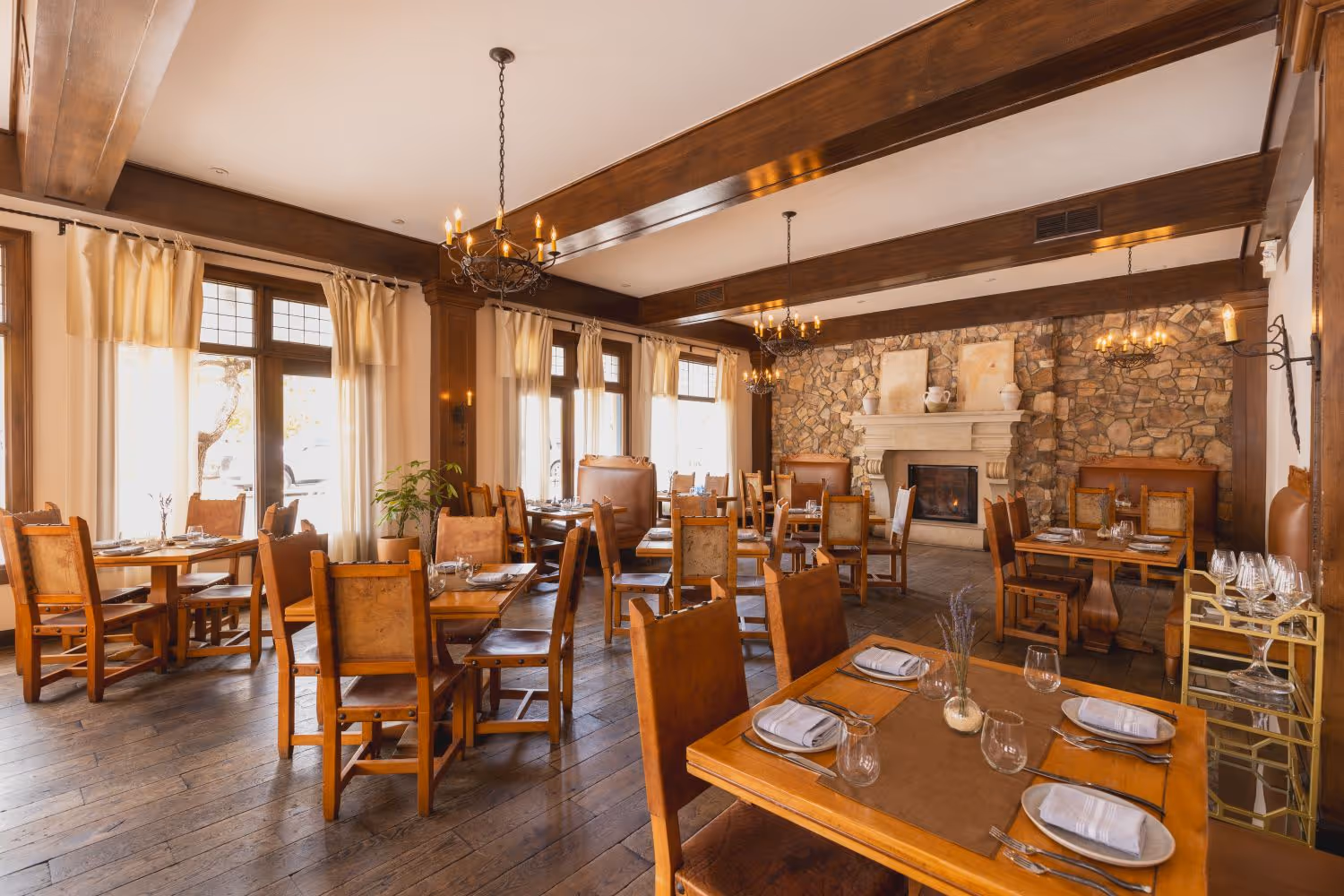 Wolf and Roadrunner dining room