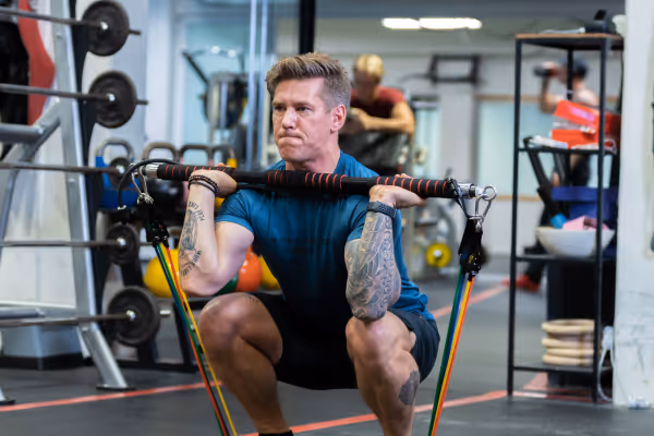 Gründer av Hjemmetrening.no Thomas Skjørestad med N-Bar