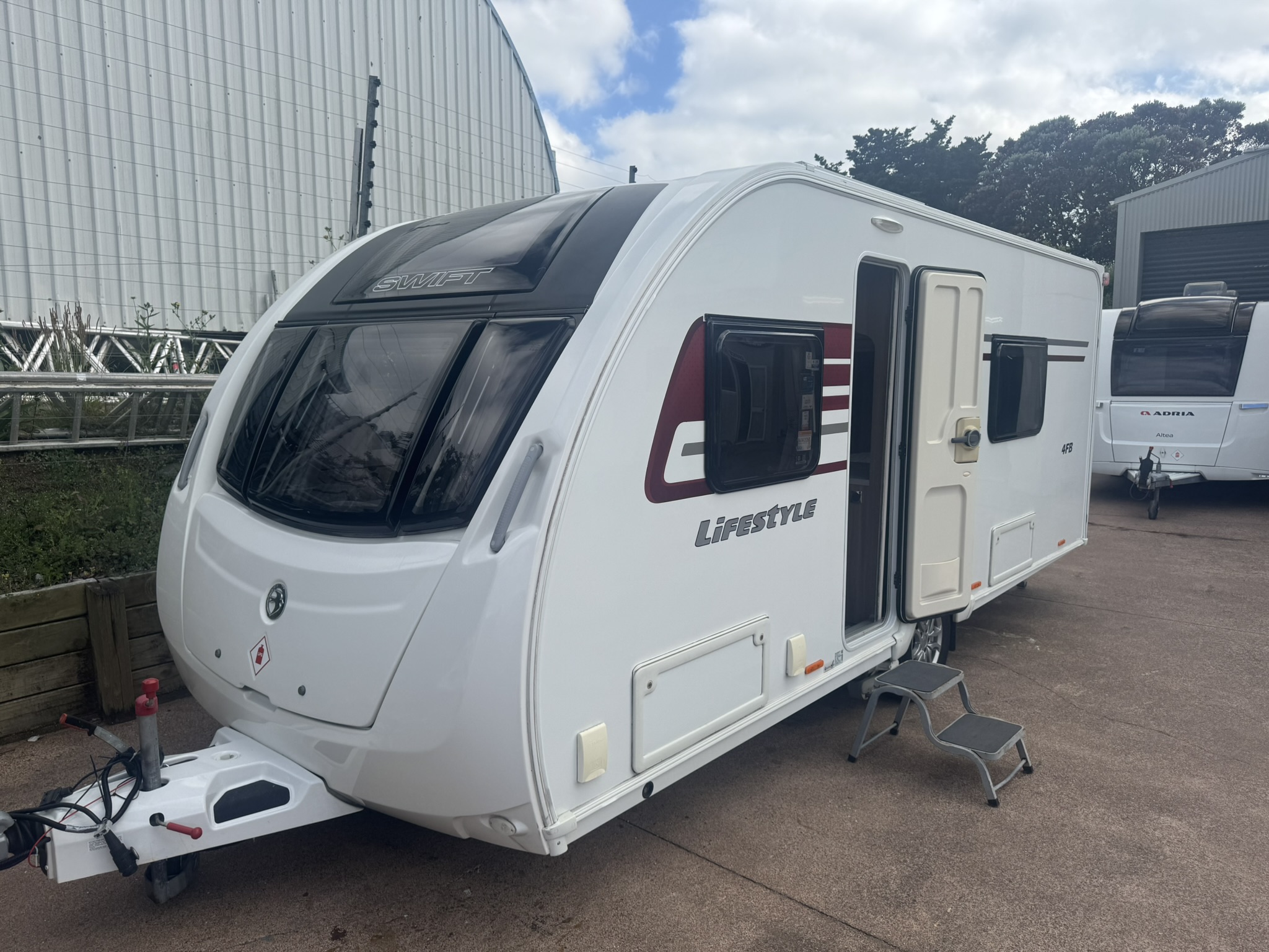 2017 SWIFT LIFESTYLE 4FB