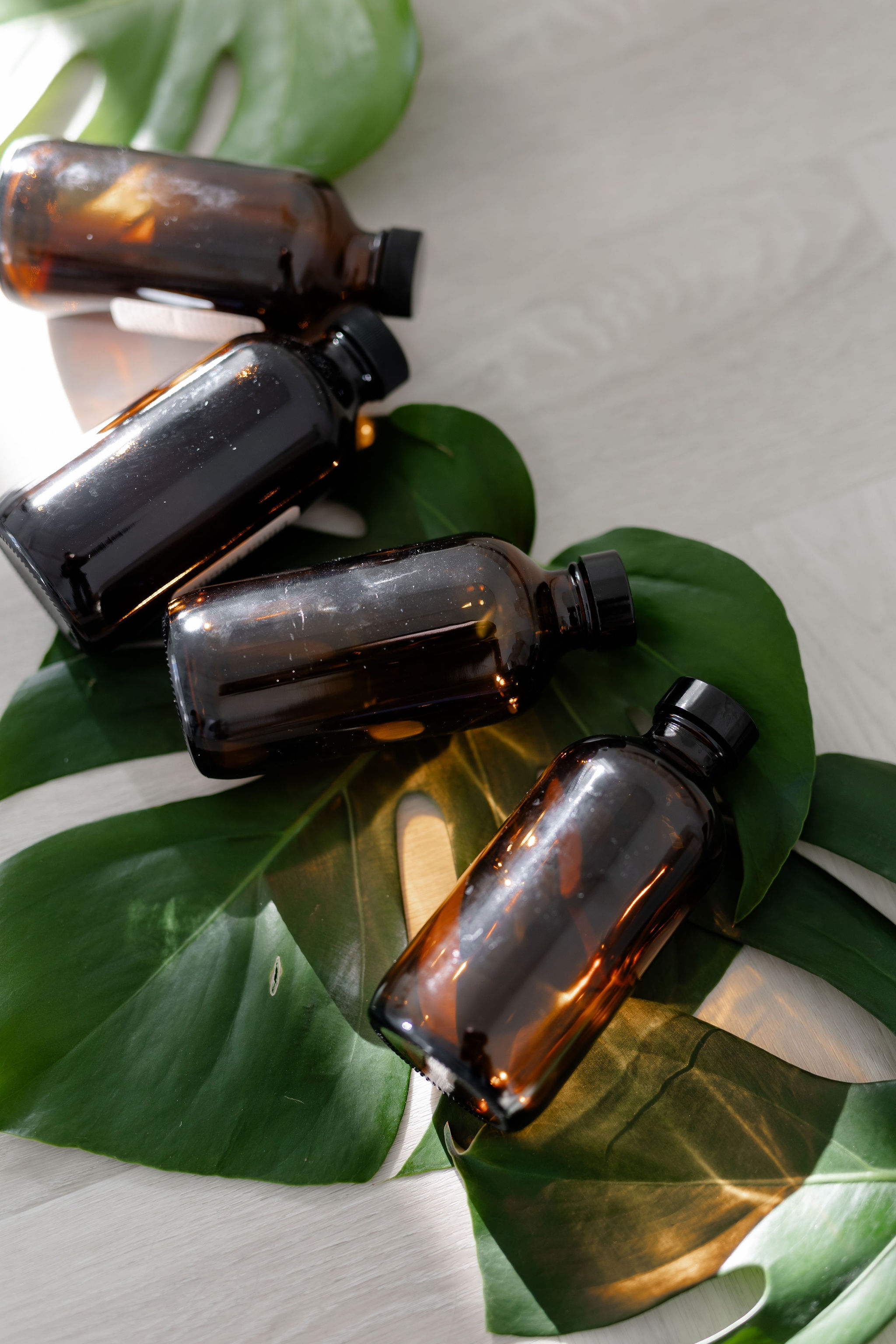 Dr. Margot Lattanzi, naturopathic doctor in West End Toronto, sharing her castor oil essentials