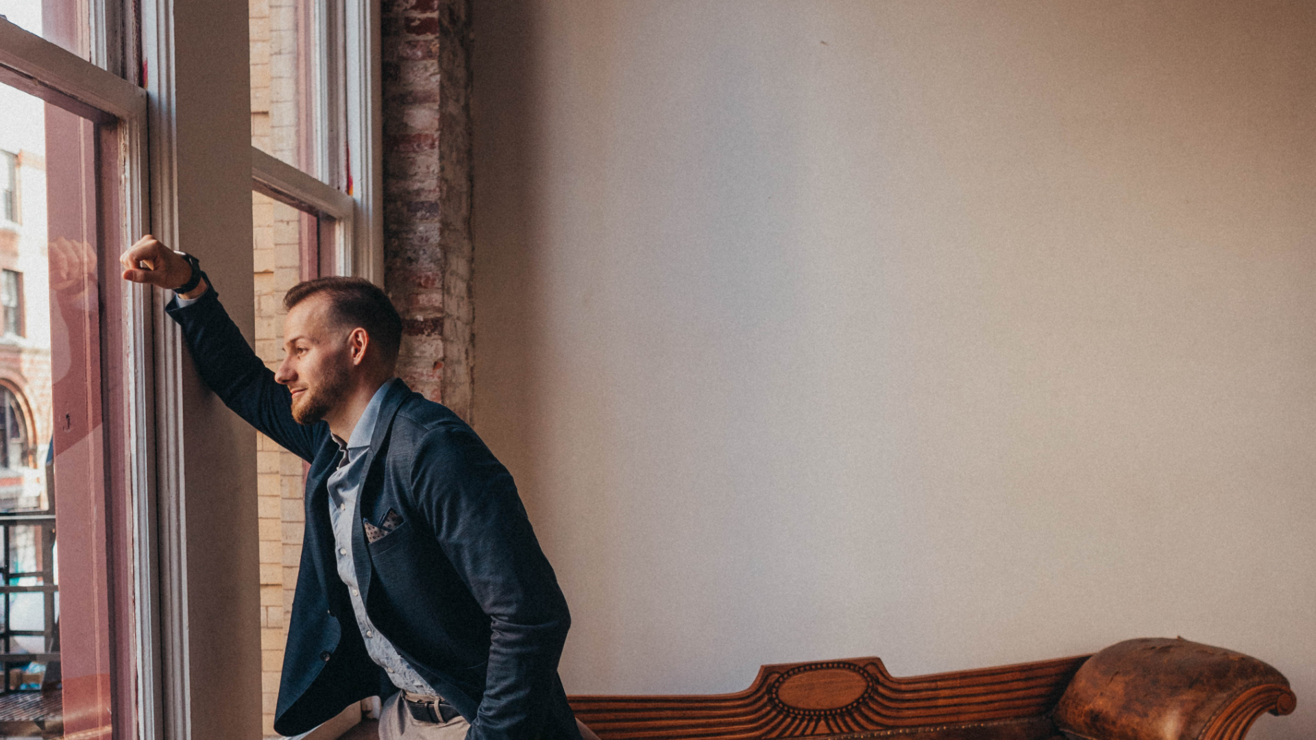 As the owner of an agency, I have led a variety of teams built for different projects and internal needs. Types of roles I’ve managed include executive and virtual assistants, marketing directors, graphic designers, copywriters, content strategists, creative directors, account executives, videographers, illustrators, publicists, and media buyers.