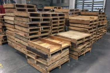 Pile of refurbished pallets.