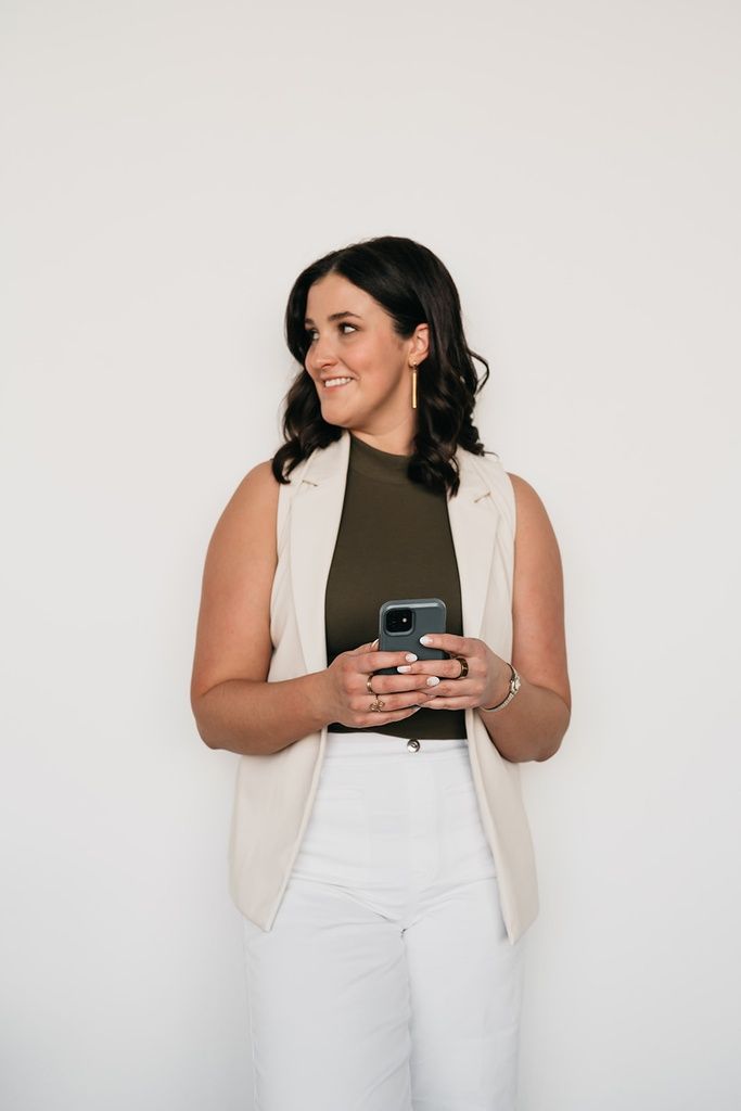 Headshot of Amanda Charles a financial planner in St. Paul