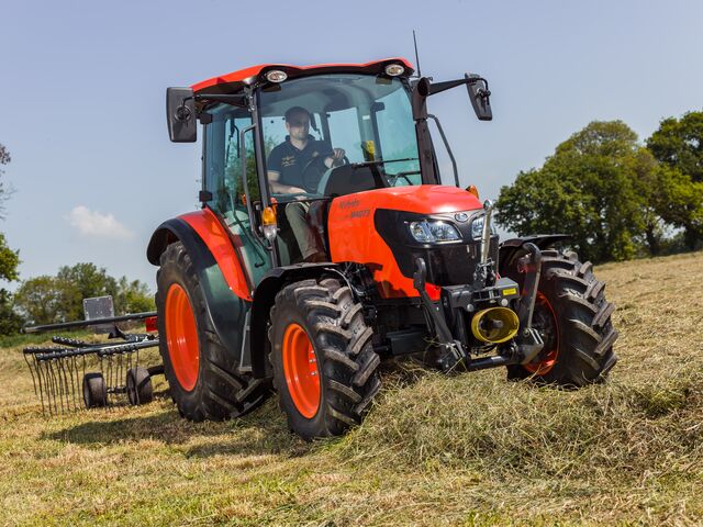 Kubota M4 Traktor