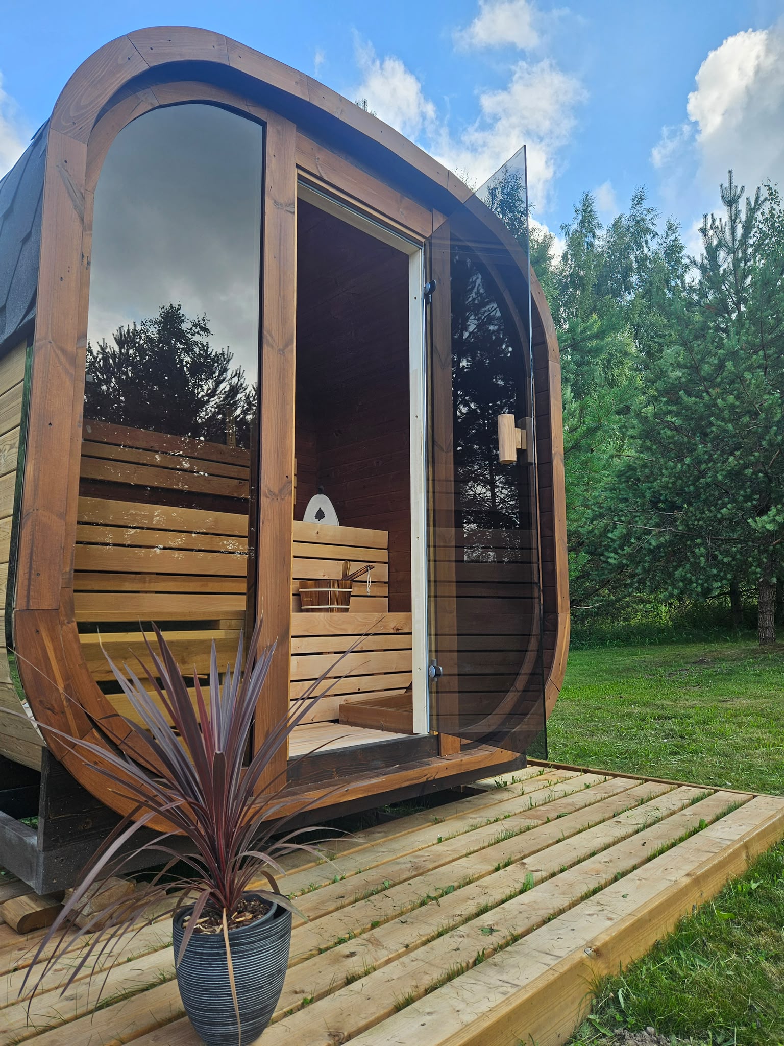 The Joys of Saunas: Why Heat, Wellness and Outdoor Living Are the Perfect Match