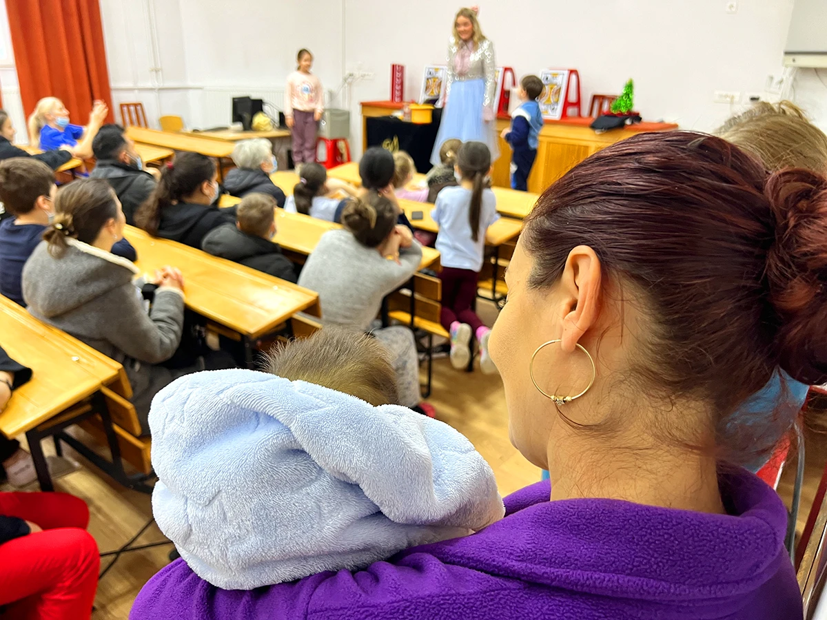 Spectacole de magie și daruri pentru copiii internați la Sp. "Grigore Alexandrescu" și la Institutul Clinic Fundeni