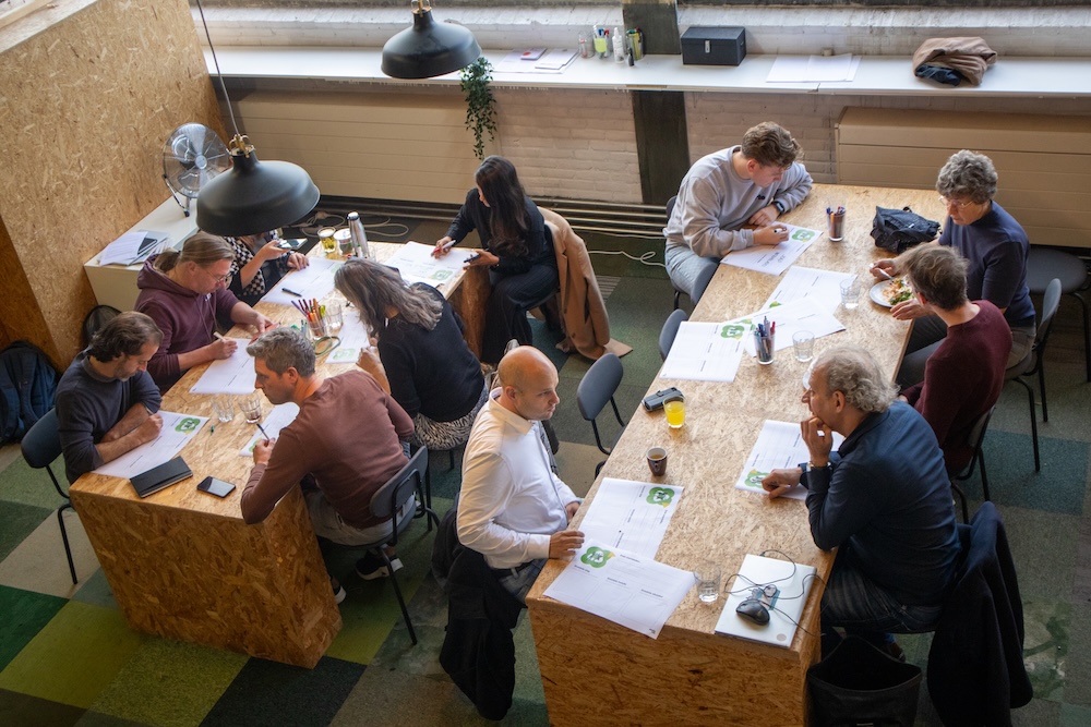 Publieke veranderkracht: voorbij de papieren werkelijkheid