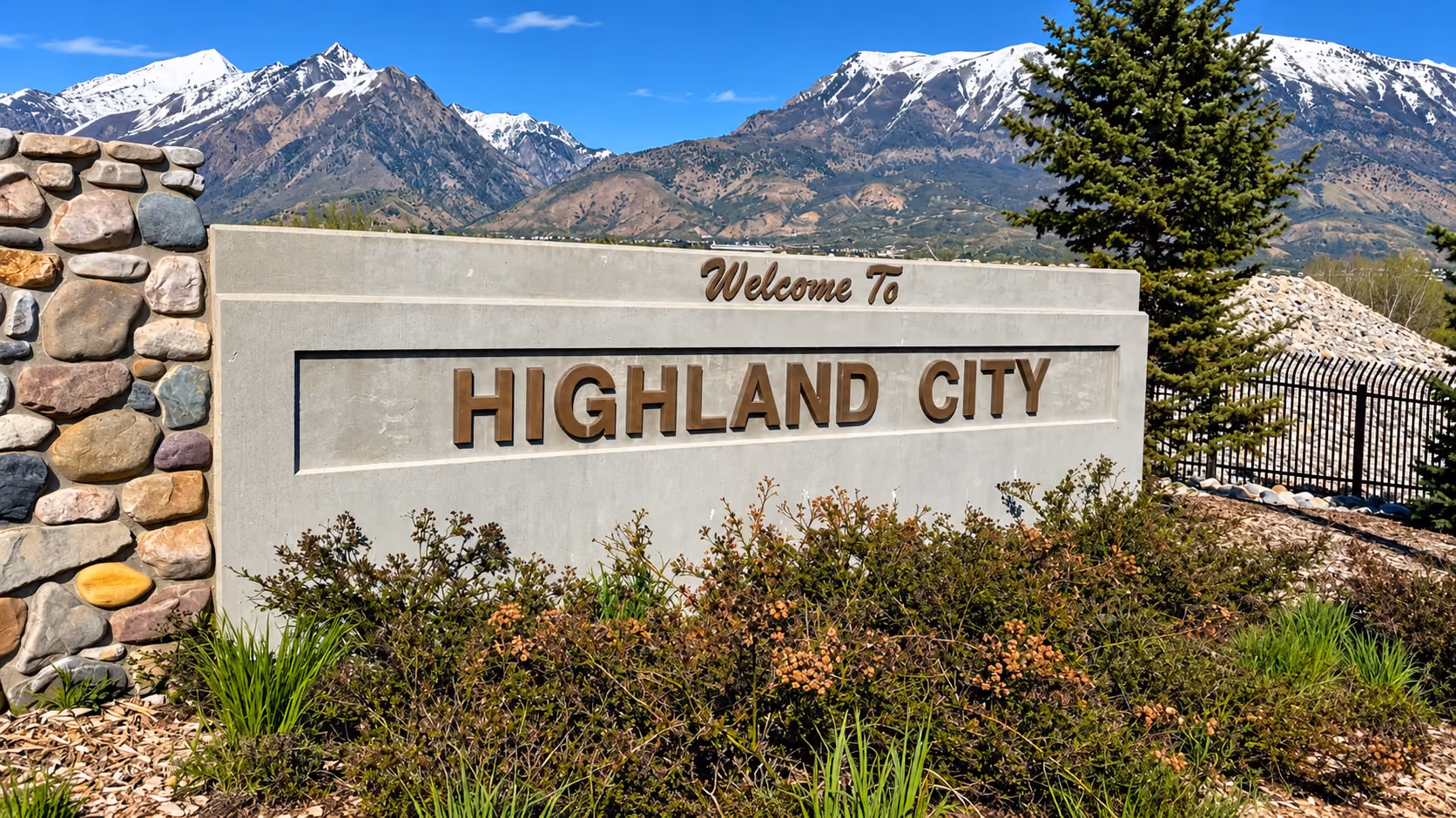 Highland City Welcome Sign